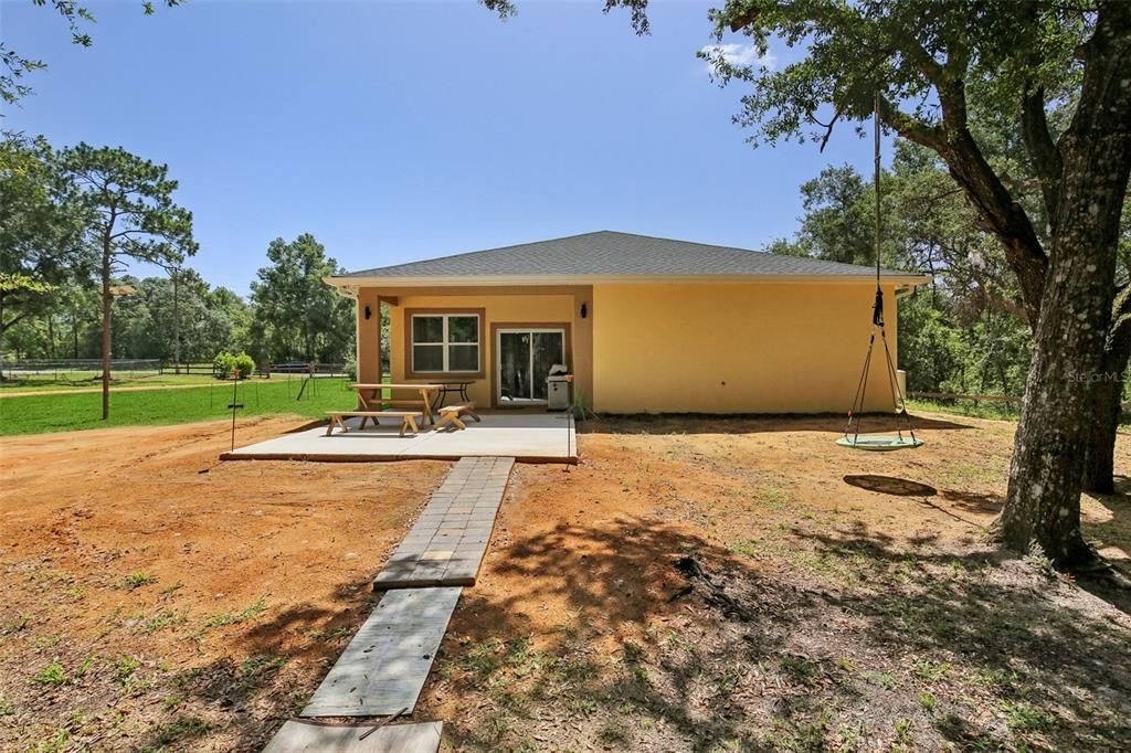 For Sale: $530,000 (4 beds, 3 baths, 2334 Square Feet)