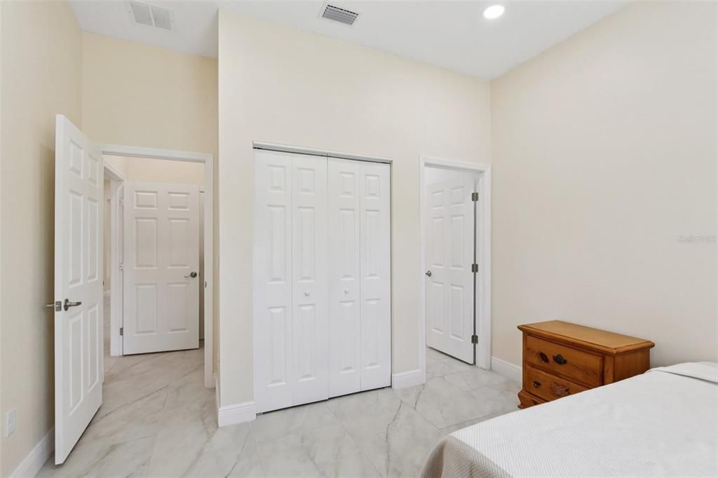 For Sale: $530,000 (4 beds, 3 baths, 2334 Square Feet)