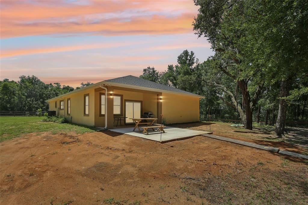 For Sale: $530,000 (4 beds, 3 baths, 2334 Square Feet)