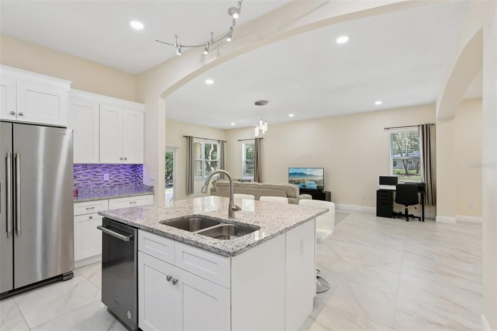 For Sale: $530,000 (4 beds, 3 baths, 2334 Square Feet)