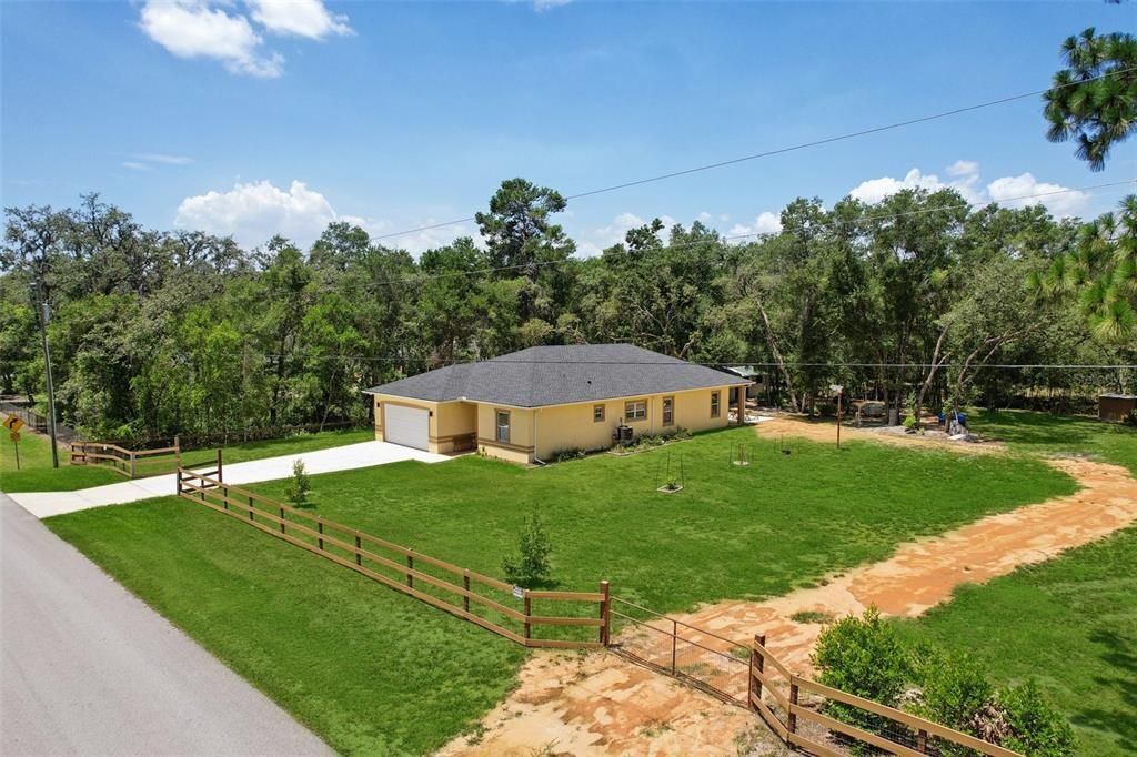 For Sale: $530,000 (4 beds, 3 baths, 2334 Square Feet)