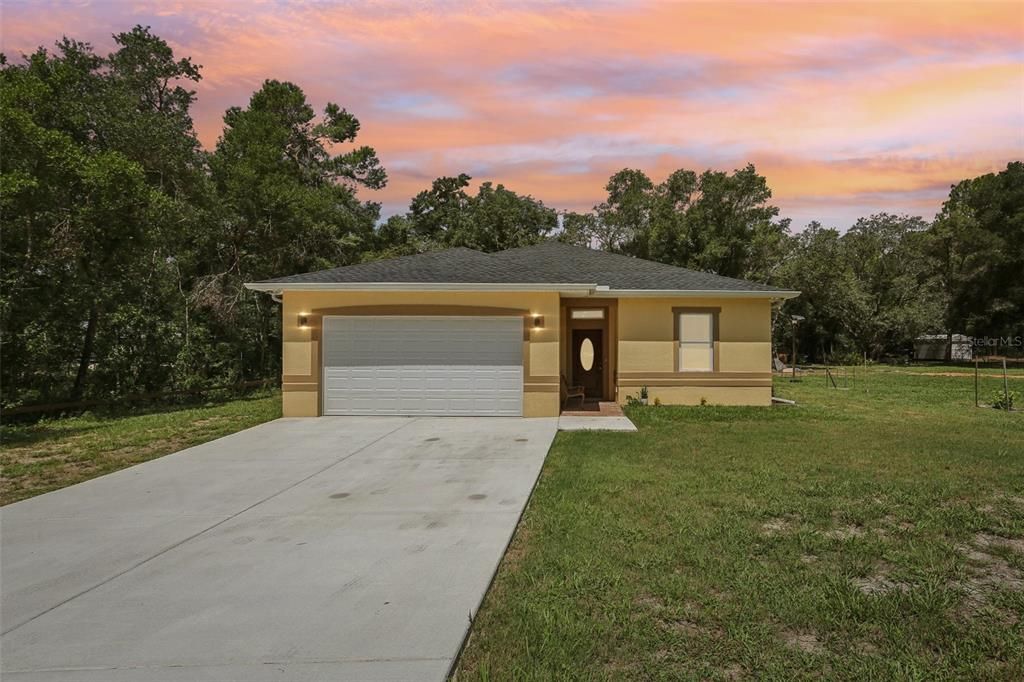 For Sale: $530,000 (4 beds, 3 baths, 2334 Square Feet)