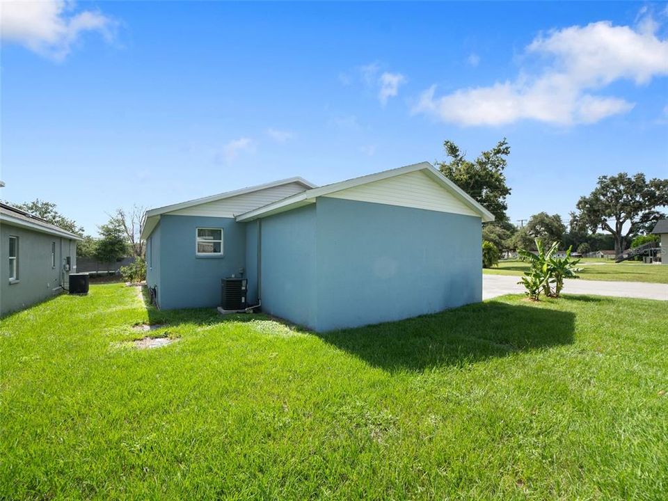 Active With Contract: $275,000 (3 beds, 2 baths, 1612 Square Feet)