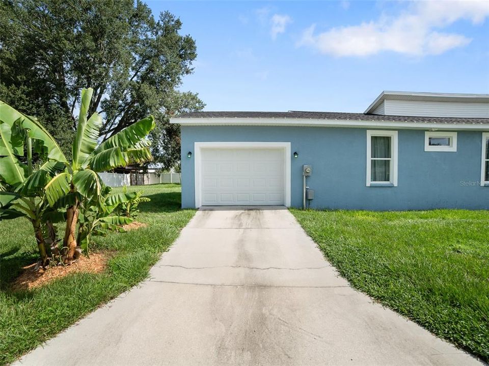 Active With Contract: $275,000 (3 beds, 2 baths, 1612 Square Feet)