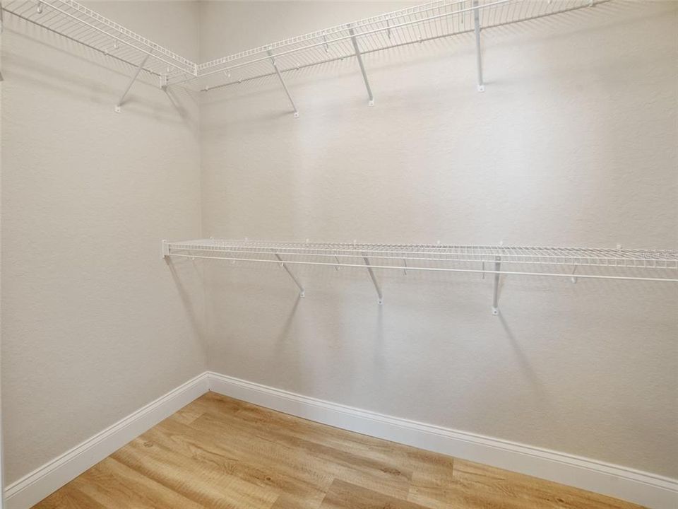 Active With Contract: $275,000 (3 beds, 2 baths, 1612 Square Feet)