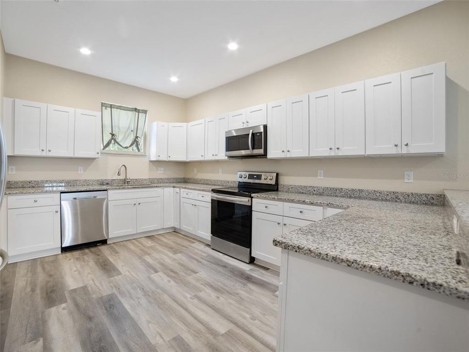 Active With Contract: $275,000 (3 beds, 2 baths, 1612 Square Feet)