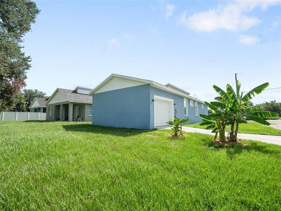 Active With Contract: $275,000 (3 beds, 2 baths, 1612 Square Feet)