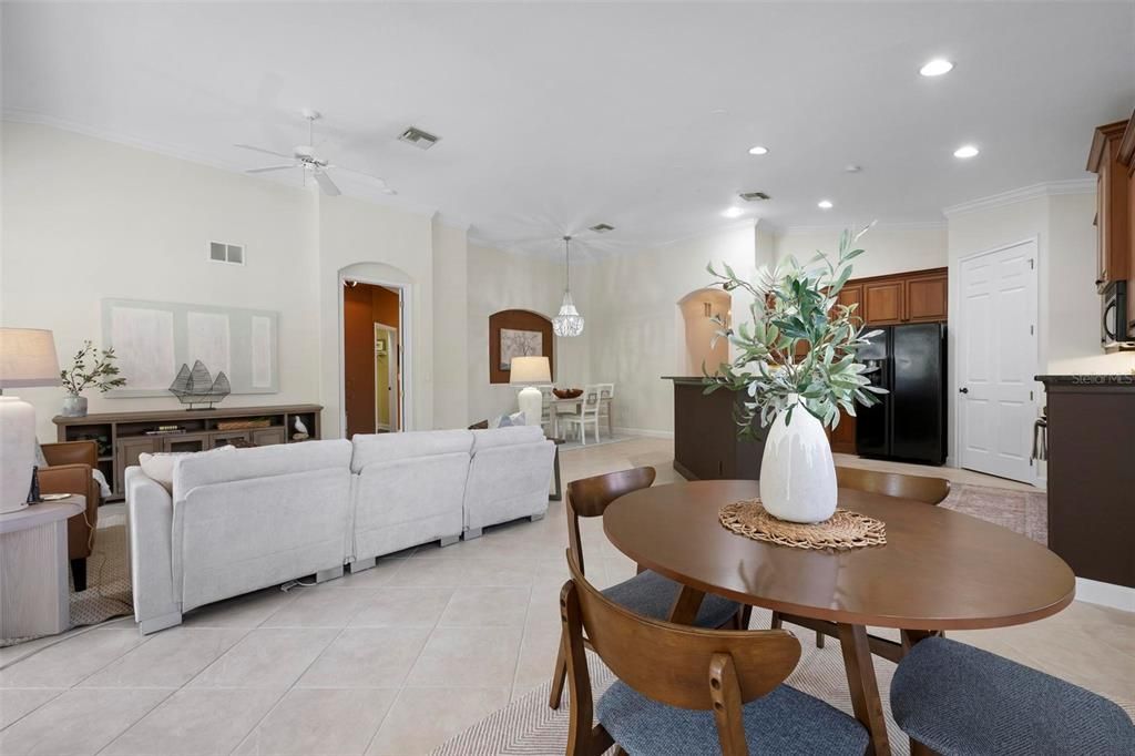 На продажу: $585,000 (3 спален, 2 ванн, 2326 Квадратных фут)