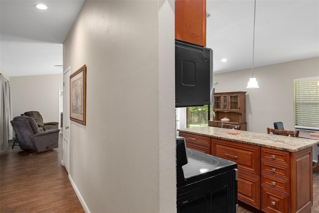 For Sale: $340,000 (3 beds, 2 baths, 1728 Square Feet)