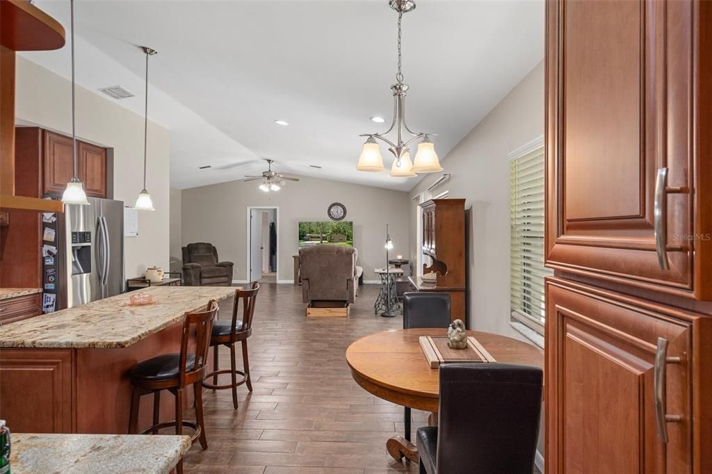 For Sale: $340,000 (3 beds, 2 baths, 1728 Square Feet)