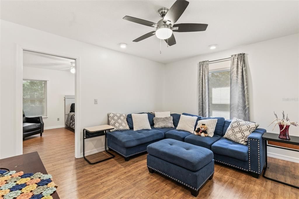 待售: $598,900 (3 贝兹, 3 浴室, 2460 平方英尺)