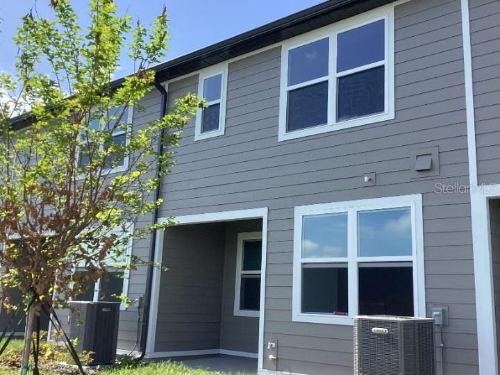 Activo con contrato: $401,180 (3 camas, 2 baños, 1654 Pies cuadrados)