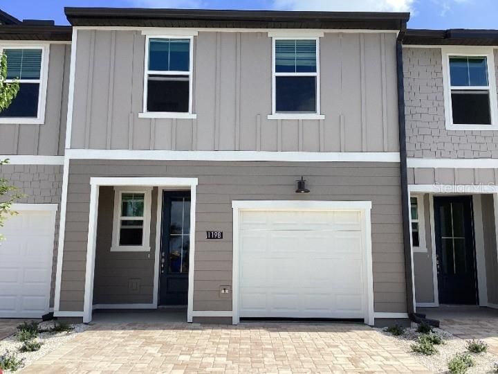 Activo con contrato: $401,180 (3 camas, 2 baños, 1654 Pies cuadrados)