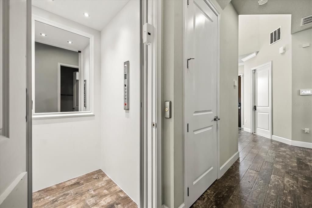 En Venta: $1,599,999 (4 camas, 4 baños, 4251 Pies cuadrados)