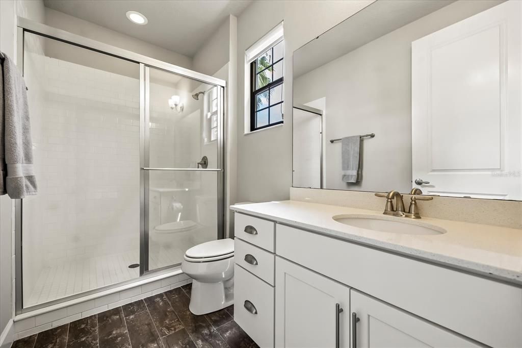 En Venta: $1,599,999 (4 camas, 4 baños, 4251 Pies cuadrados)