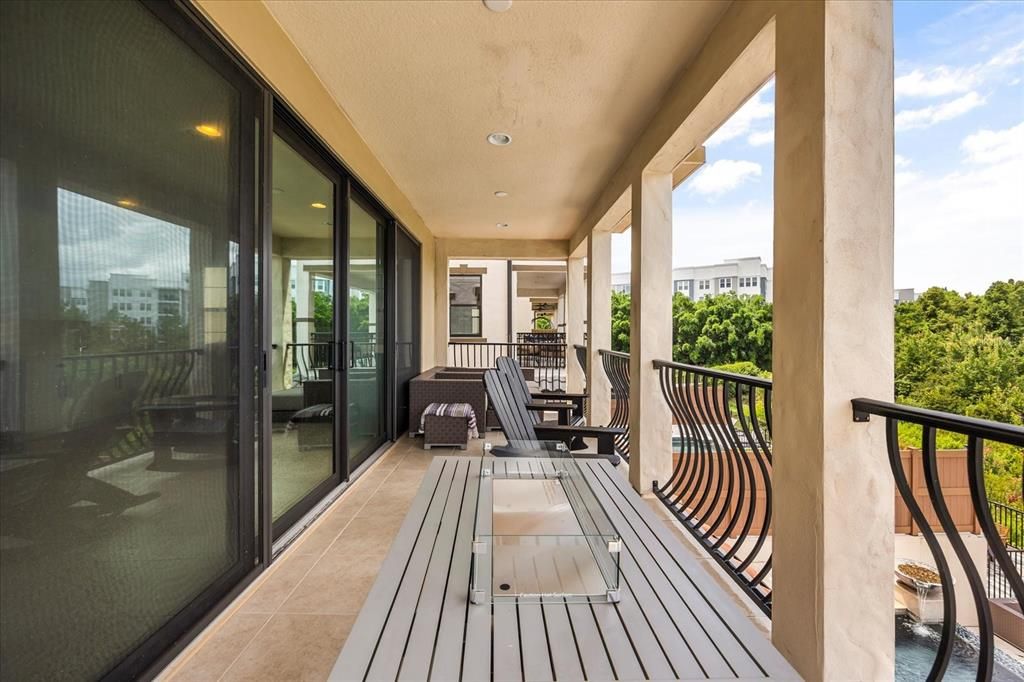 En Venta: $1,599,999 (4 camas, 4 baños, 4251 Pies cuadrados)