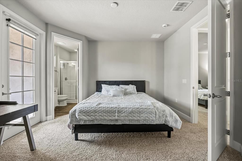 En Venta: $1,599,999 (4 camas, 4 baños, 4251 Pies cuadrados)