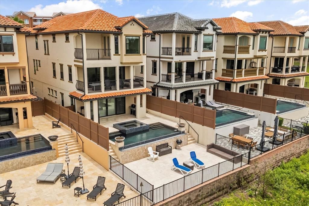 En Venta: $1,599,999 (4 camas, 4 baños, 4251 Pies cuadrados)