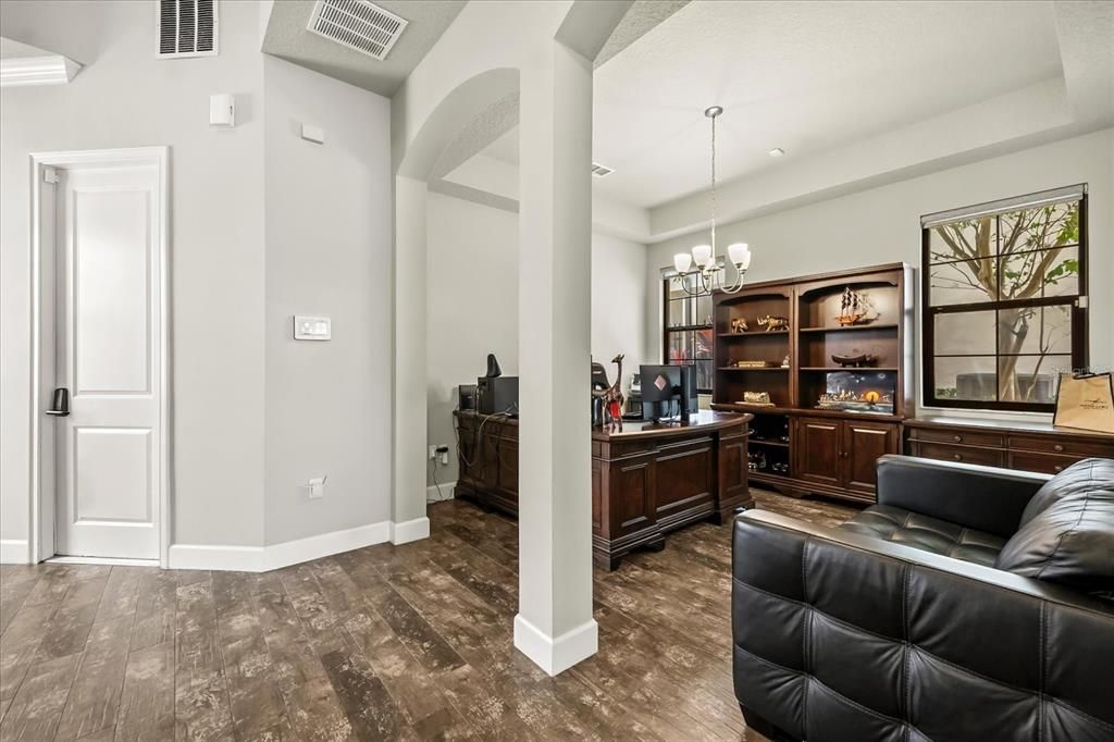 En Venta: $1,599,999 (4 camas, 4 baños, 4251 Pies cuadrados)