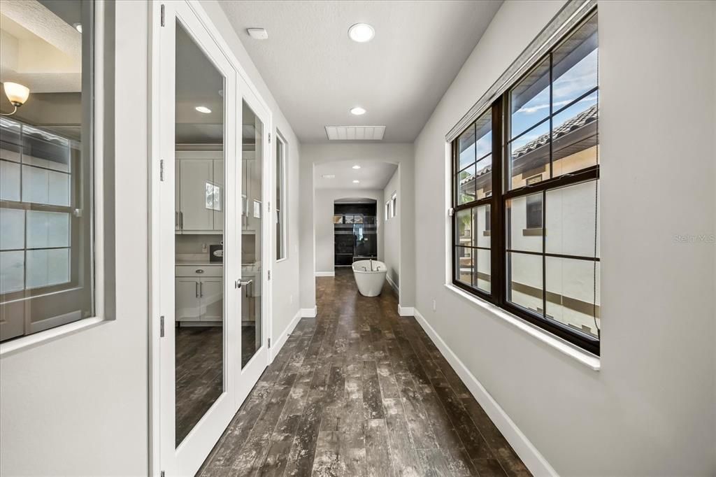 En Venta: $1,599,999 (4 camas, 4 baños, 4251 Pies cuadrados)