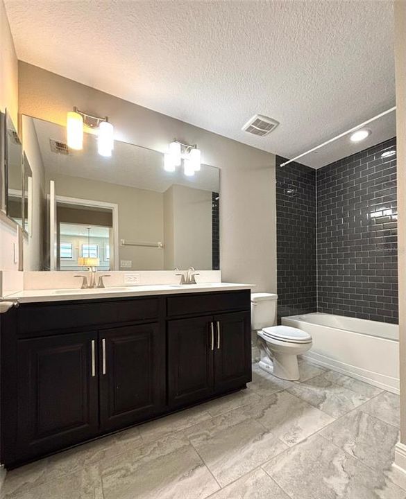 Active With Contract: $539,900 (3 beds, 2 baths, 2143 Square Feet)