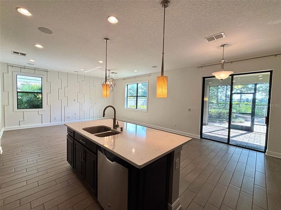 Active With Contract: $539,900 (3 beds, 2 baths, 2143 Square Feet)