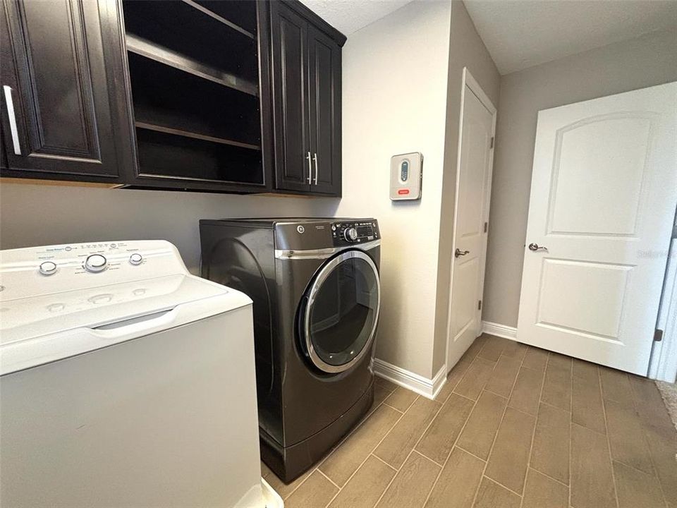 Active With Contract: $539,900 (3 beds, 2 baths, 2143 Square Feet)