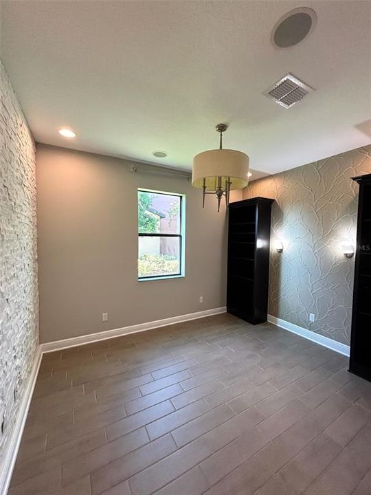 Active With Contract: $539,900 (3 beds, 2 baths, 2143 Square Feet)