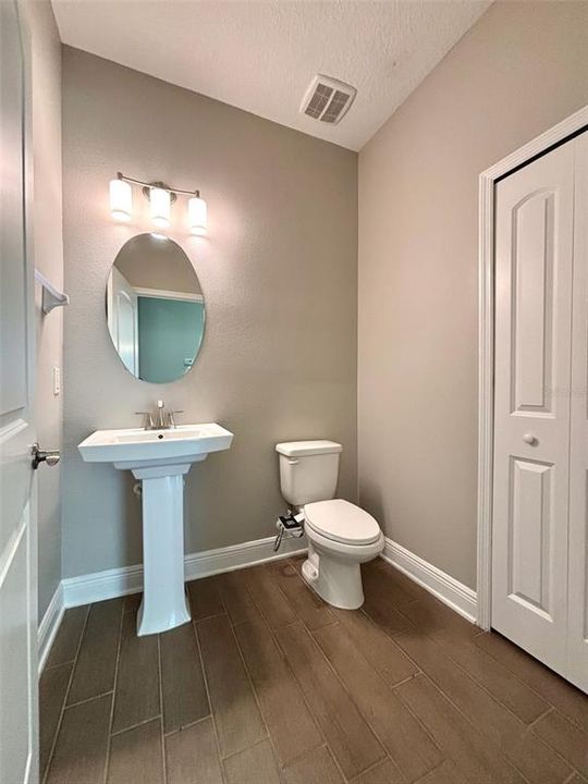 Active With Contract: $539,900 (3 beds, 2 baths, 2143 Square Feet)