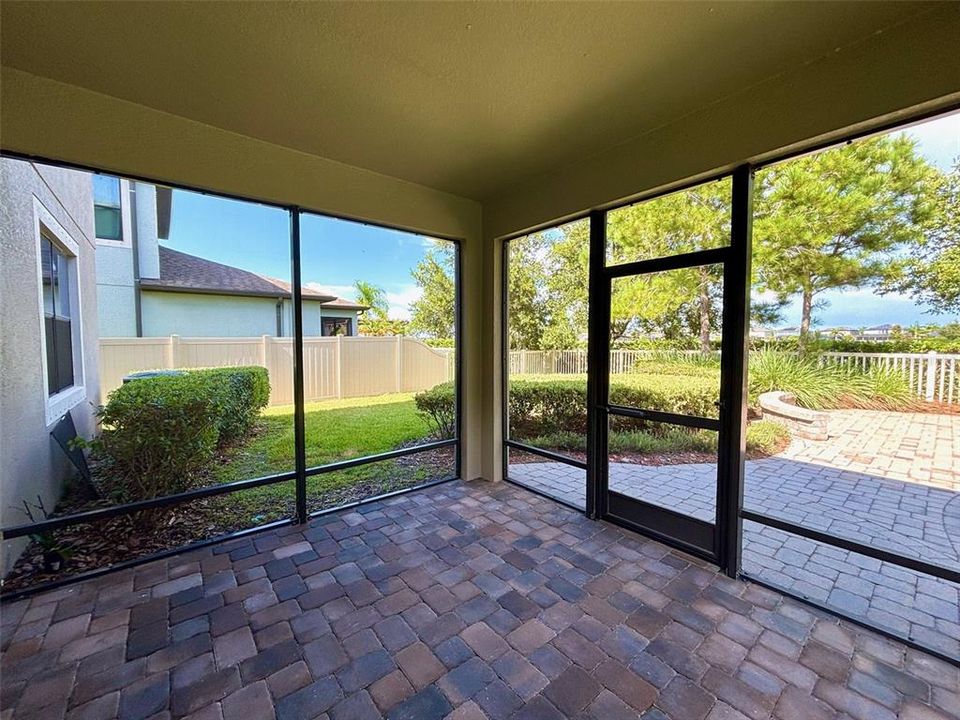 Active With Contract: $539,900 (3 beds, 2 baths, 2143 Square Feet)