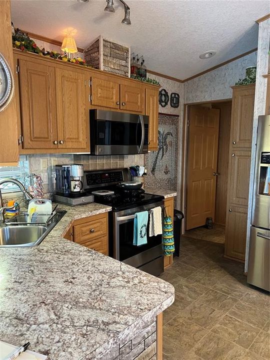 待售: $154,000 (1 贝兹, 1 浴室, 950 平方英尺)