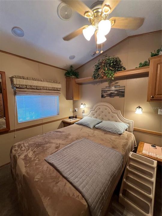 待售: $154,000 (1 贝兹, 1 浴室, 950 平方英尺)