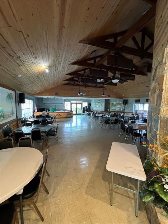 待售: $154,000 (1 贝兹, 1 浴室, 950 平方英尺)