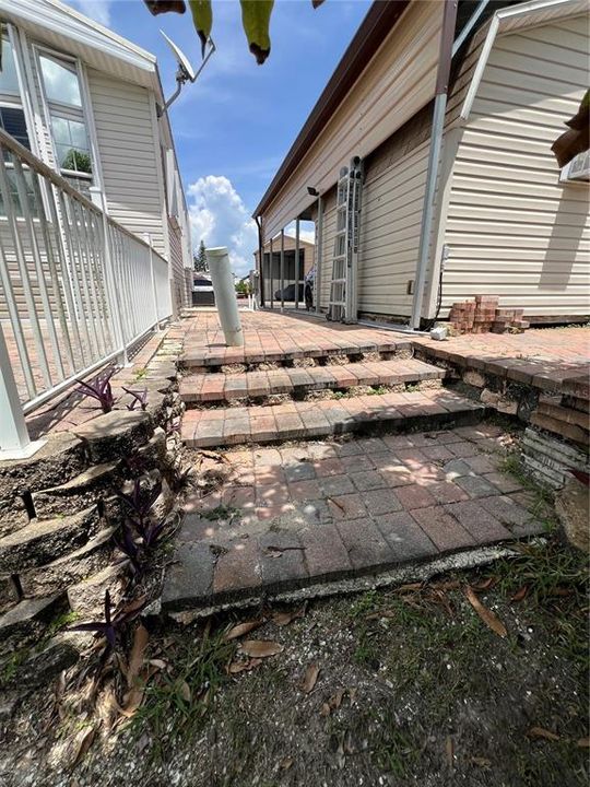 待售: $154,000 (1 贝兹, 1 浴室, 950 平方英尺)