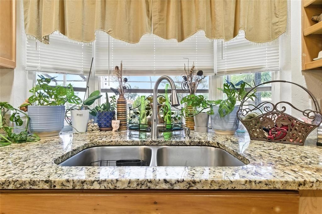 Activo con contrato: $369,900 (4 camas, 3 baños, 2206 Pies cuadrados)