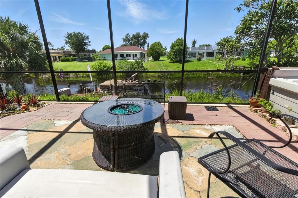 Activo con contrato: $369,900 (4 camas, 3 baños, 2206 Pies cuadrados)