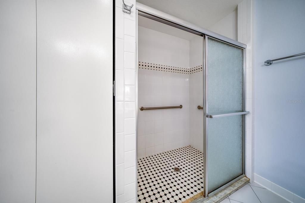 En Venta: $549,000 (2 camas, 2 baños, 1338 Pies cuadrados)