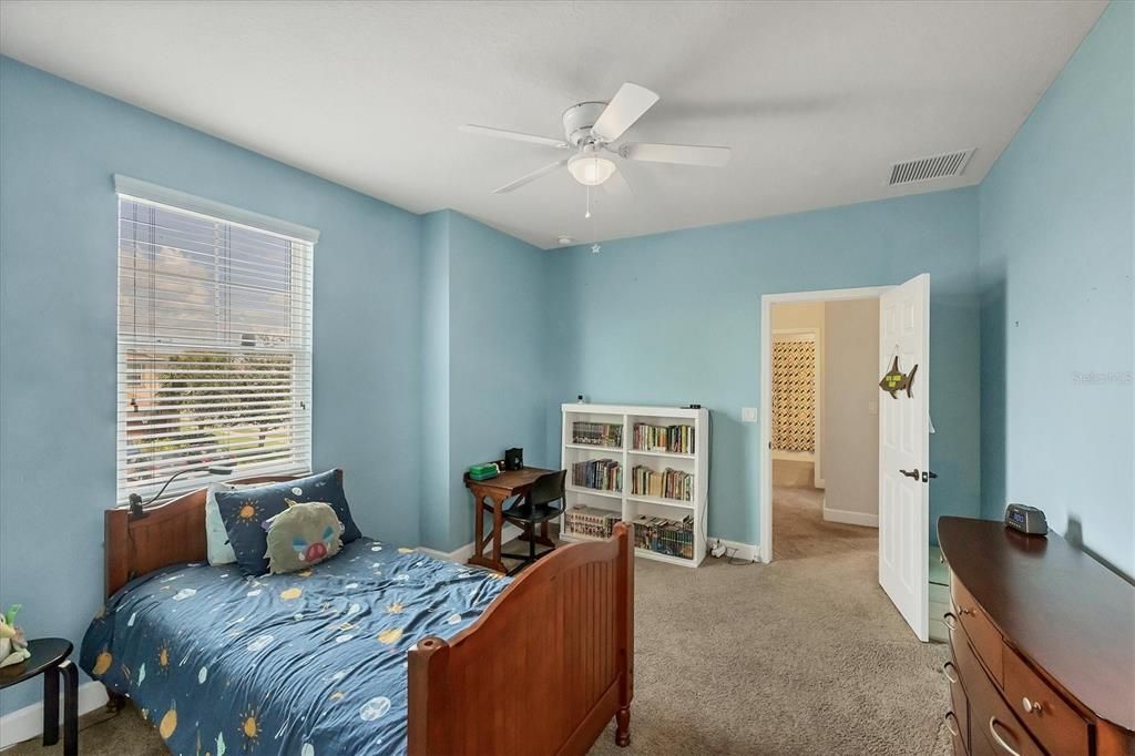 Activo con contrato: $650,000 (4 camas, 4 baños, 2771 Pies cuadrados)