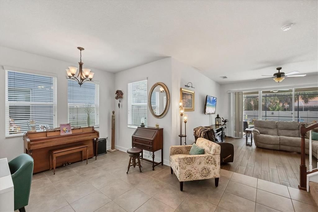 Activo con contrato: $650,000 (4 camas, 4 baños, 2771 Pies cuadrados)