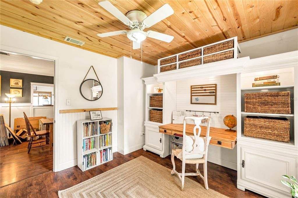 For Sale: $375,000 (3 beds, 2 baths, 1995 Square Feet)