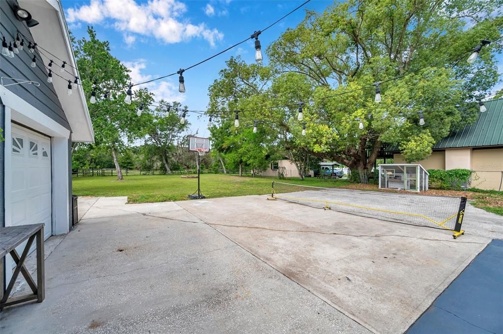 For Sale: $375,000 (3 beds, 2 baths, 1995 Square Feet)