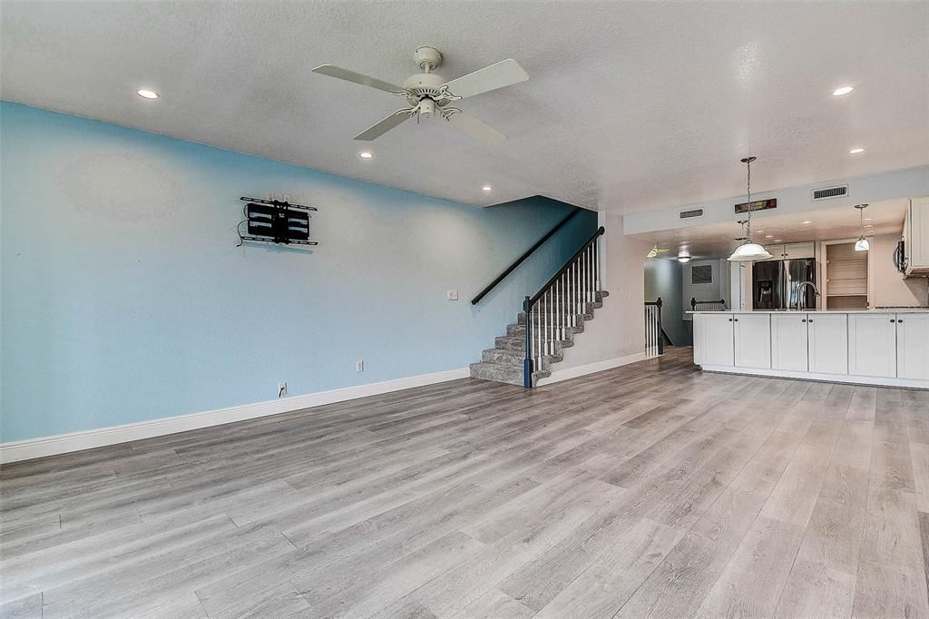 For Sale: $514,000 (3 beds, 4 baths, 2228 Square Feet)