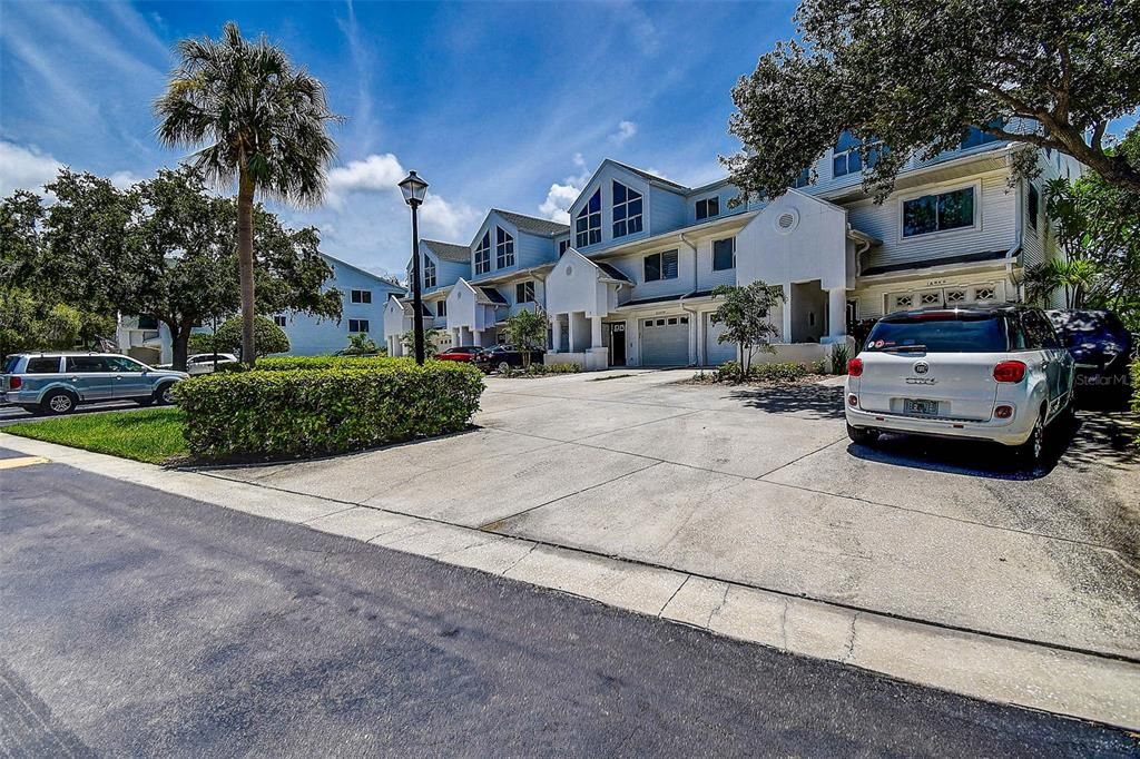 For Sale: $514,000 (3 beds, 4 baths, 2228 Square Feet)