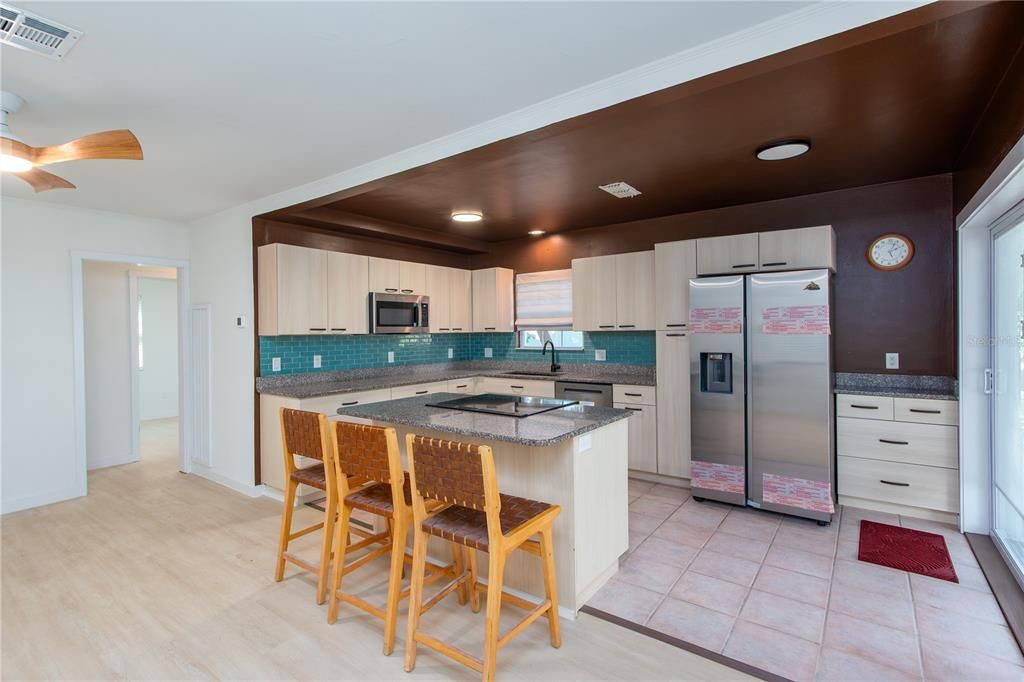 На продажу: $749,000 (3 спален, 2 ванн, 1316 Квадратных фут)