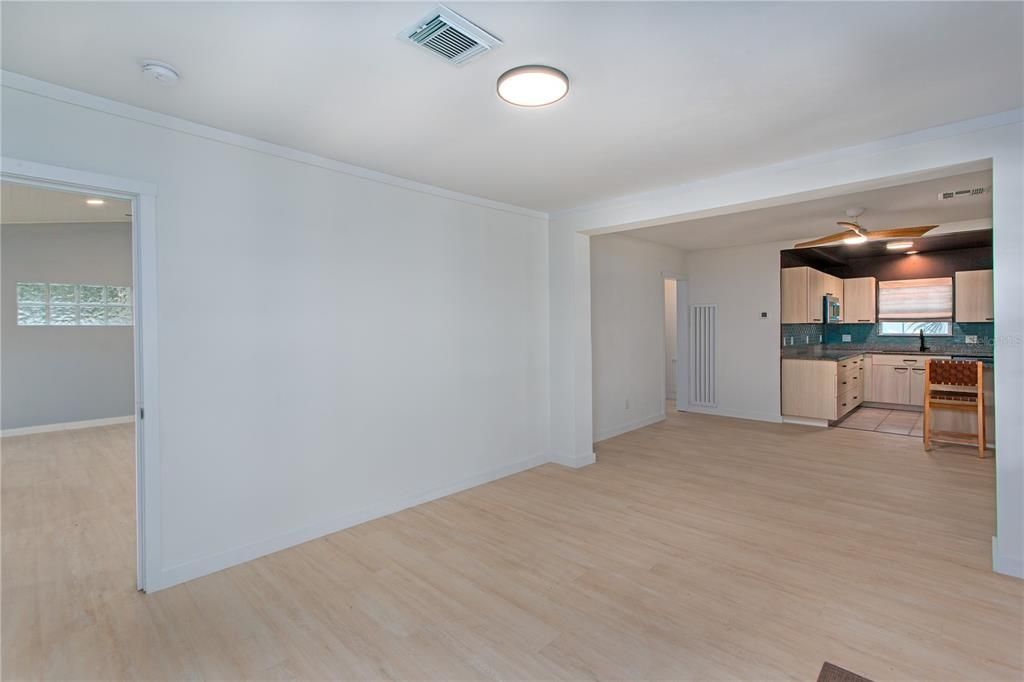 На продажу: $749,000 (3 спален, 2 ванн, 1316 Квадратных фут)