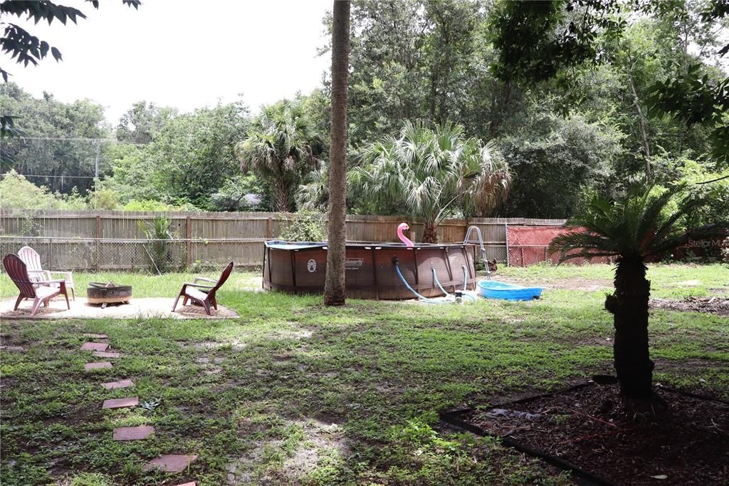 For Sale: $205,000 (2 beds, 1 baths, 983 Square Feet)