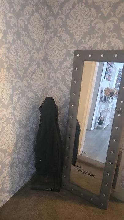 For Sale: $205,000 (2 beds, 1 baths, 983 Square Feet)