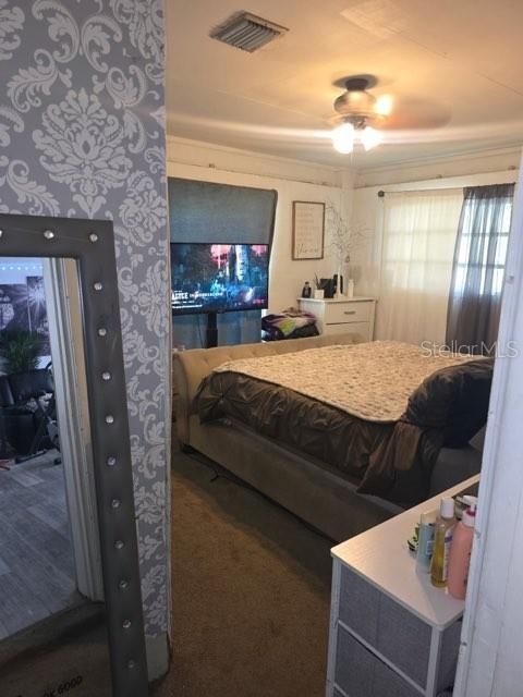 For Sale: $205,000 (2 beds, 1 baths, 983 Square Feet)