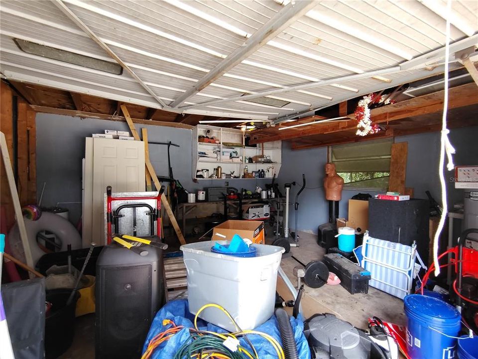 For Sale: $205,000 (2 beds, 1 baths, 983 Square Feet)