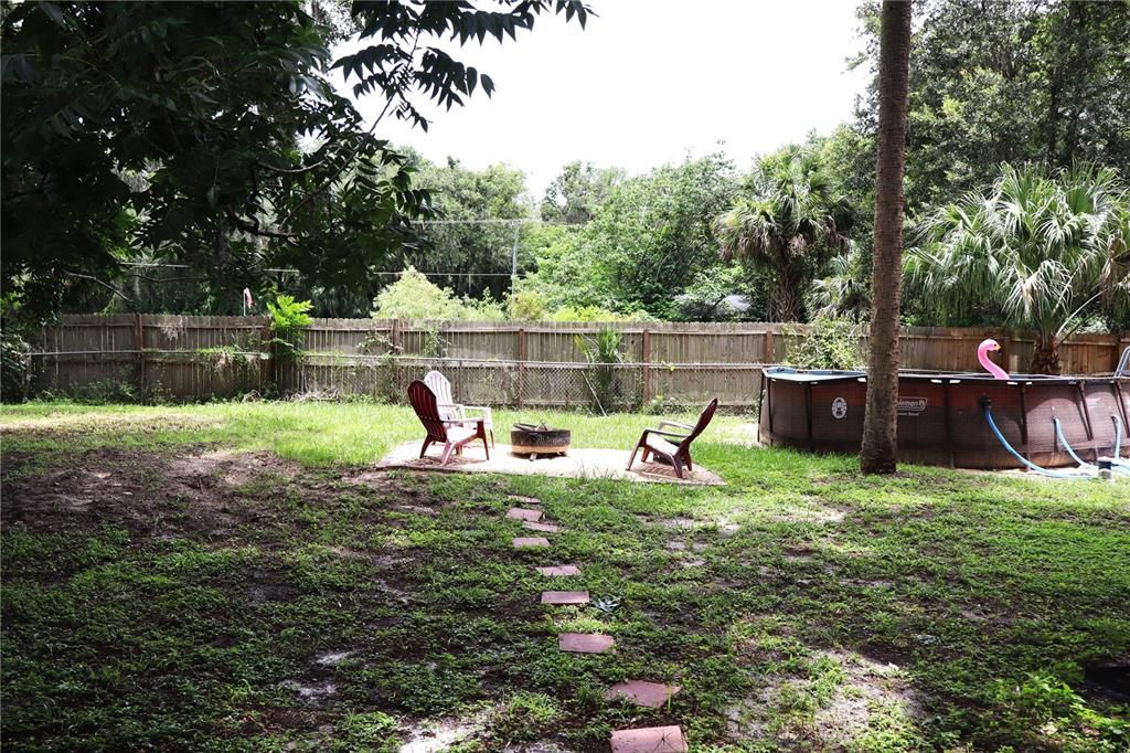 For Sale: $205,000 (2 beds, 1 baths, 983 Square Feet)